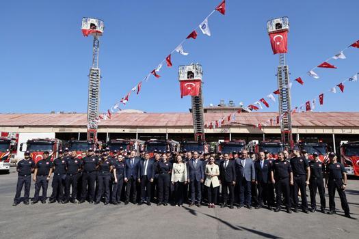 Antalya İtfaiyesi’nin yeni araçları sahada