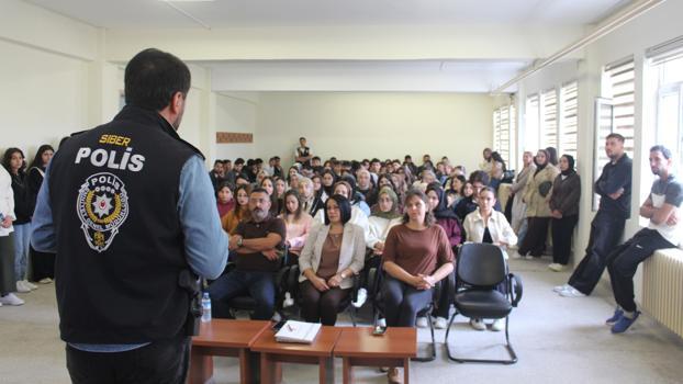 Şarkışla’da öğrencilere 'sanal bahis' semineri