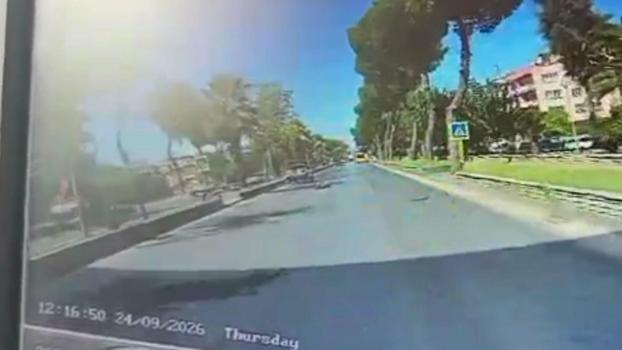 Aydın'da otomobilin çarptığı kadın öldü; kaza kamerada