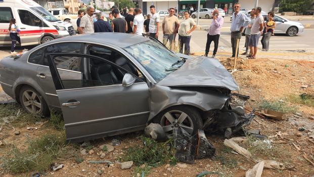 Kozan'da otomobiller çarpıştı: 4 yaralı