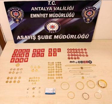 Kendilerini komiser olarak tanıttığı kişiyi 3 milyon lira dolandırdılar; 2 tutuklu