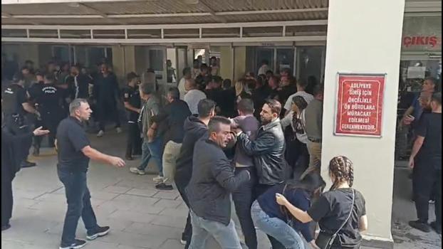 Cinayet davasında karar duruşması sonrası taraflar arasında kavga