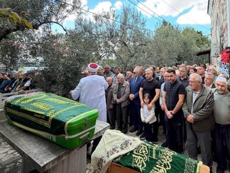 Kazada ölen hamile anne ve 3 yaşındaki kızı yan yana toprağa verildi / Ek fotoğraflar