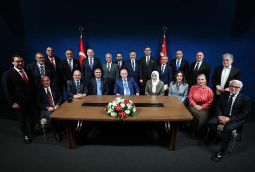 Cumhurbaşkanı Erdoğan: Türkiye ekonomisine yönelik bir risk söz konusu değil