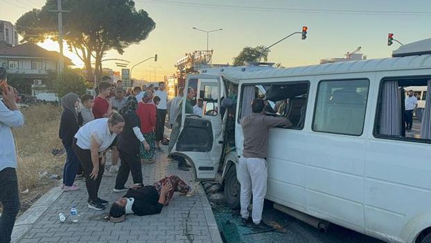 Beton mikseri karşı yola geçip iki minibüsle çarpıştı; 1 ölü, 8 yaralı