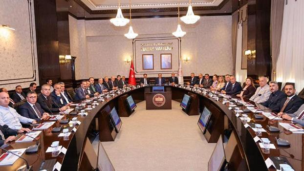 AK Parti'li Yazıcı, Hatay Valiliği'ni ziyaret etti