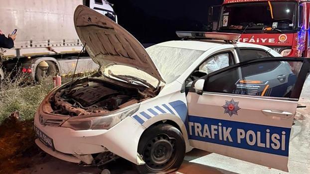 Radar görevi yapan polis aracına çarpan TIR'ın sürücüsü ağır yaralandı