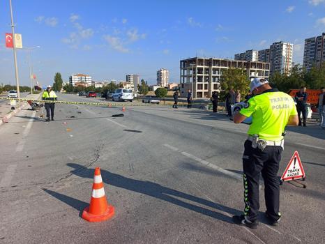 Otomobille çarpışan elektrikli bisikletin sürücüsü liseli ağır yaralandı