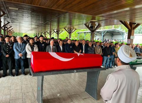 Kalp krizi geçirerek ölen Astsubay Başçavuş İbrahim Ay, toprağa verildi