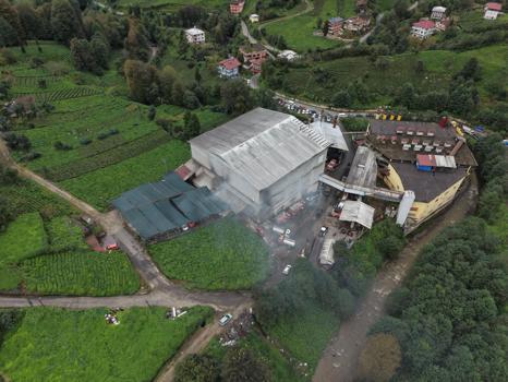 Rize'de çay fabrikasında çıkan yangın kontrol altına alındı