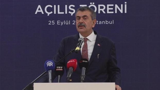 Bakan Tekin: Bu yıl ortaokulu bitiren 100 öğrencinin 45 tanesi meslek lisesine gitti