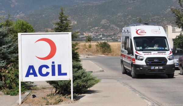 Gaziantep'te devrilen otomobilin sürücüsü yaralandı