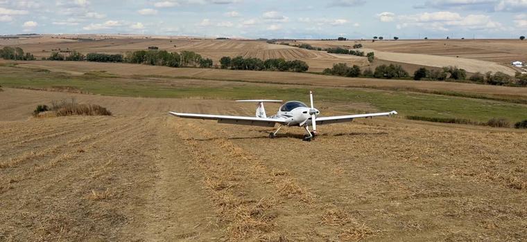 Tekirdağ'da eğitim uçağı, tarlaya zorunlu iniş yaptı