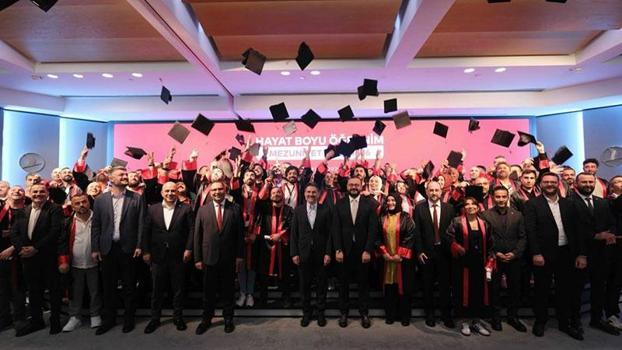 THY’de mezuniyet kutlaması
