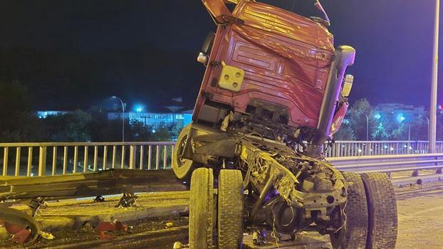 4 aracın karıştığı zincirleme kazada 1'i ağır 6 yaralı