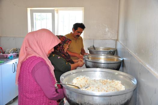 Muhtarın 'iyilik sofrası' 6 mahallede 130 kişiye ulaştı
