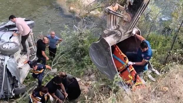 Tunceli’de hafif ticari araç çay kenarına devrildi: 2’si ağır, 5 yaralı