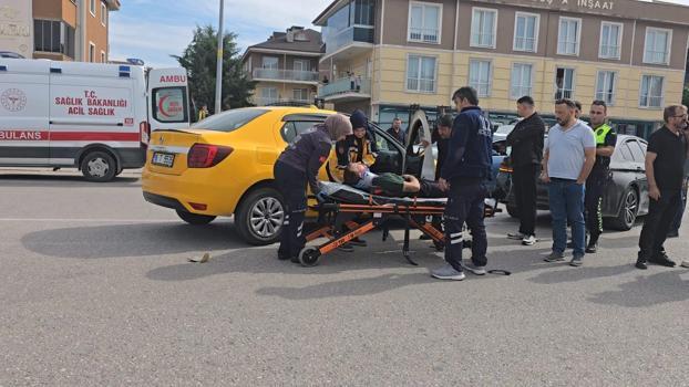 Taksi ile otomobil çarpıştı: 2 yaralı