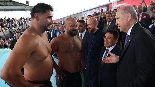 Cumhurbaşkanı Erdoğan, Yağlı Güreş Cumhurbaşkanlığı Kupası final mücadelelerini izledi