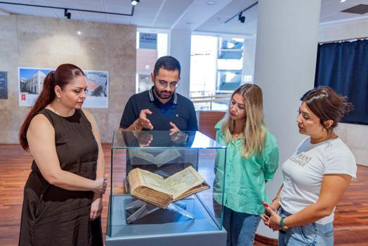 'Belgesel Mirasın İzinde: İzmir'in Nadir Eserleri' sergisi AASSM'de