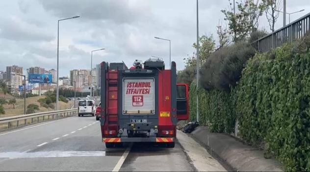 Ataşehir’de motosiklet aydınlatma direğine çarptı: 1 ağır yaralı