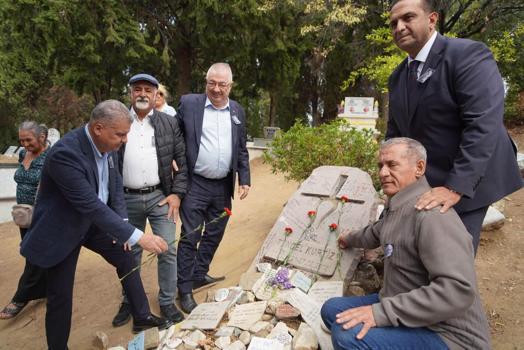 Tuncel Kurtiz, ölümünün 13'üncü yıl dönümünde mezarı başında anıldı