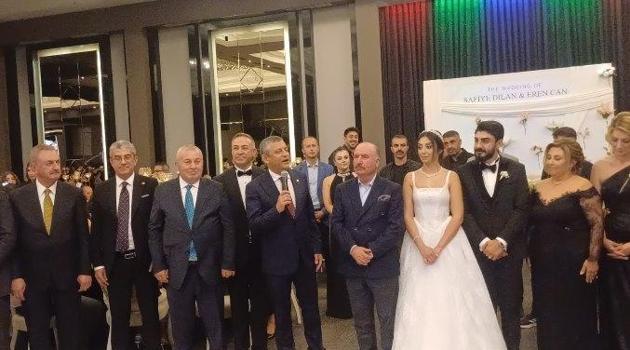 Özgür Özel, Çorum'da düğüne katıldı