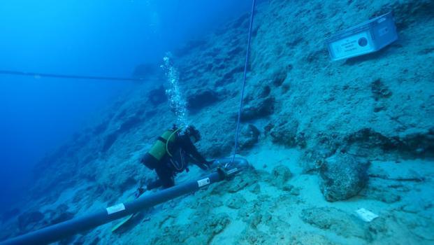 Akdeniz’de 2100 yıllık gemi batığından antik sofra takımı çıkarıldı
