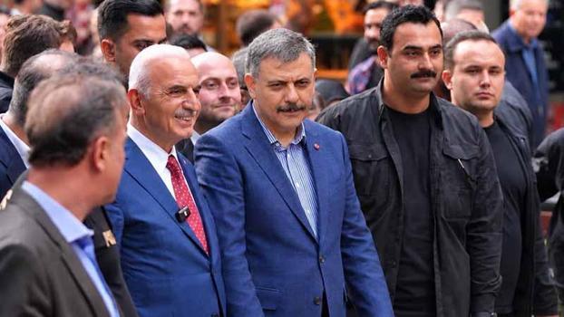Bakan Çiftci, 'Türkiye Yüzyılı Buluşmaları' kapsamında Ümraniye’yi ziyaret etti