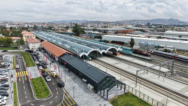 Sivas'ta yeni YHT Garı hizmete açıldı