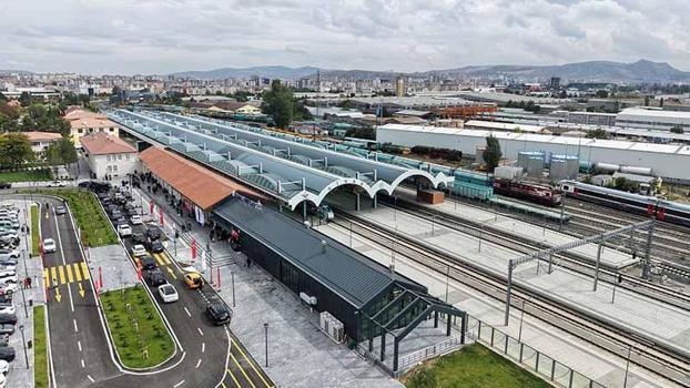 Sivas'ta yeni YHT Garı hizmete açıldı