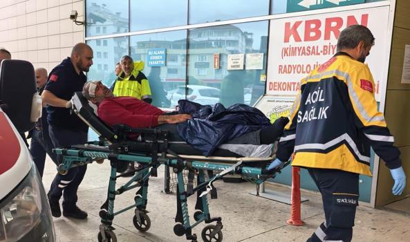 Şeker yüklü TIR, yağmur suyu kanalına uçtu