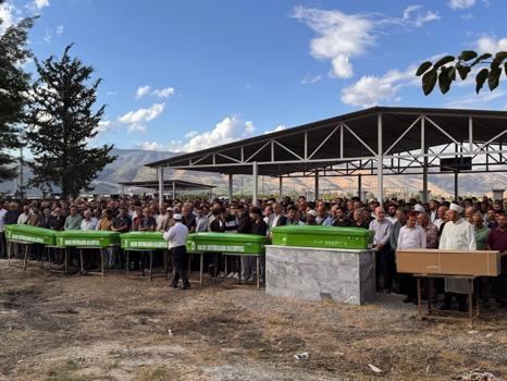 Gaziantep'te kazada ölen 7 kişi toprağa verildi (2)
