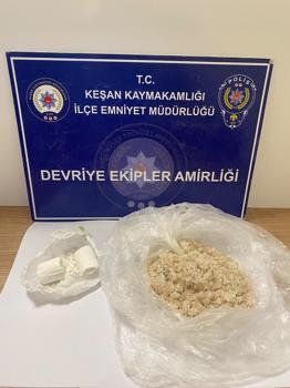 Taksiyle uyuşturucu ticaretine 2 tutuklama