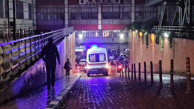 Zonguldak’ta kömür silosuna düşen işçi ağır yaralandı