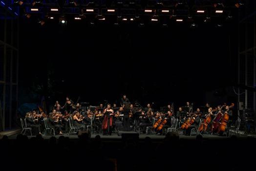 İzmir Oda Orkestrası yeni sezonu Zeytin Sahne'de açtı