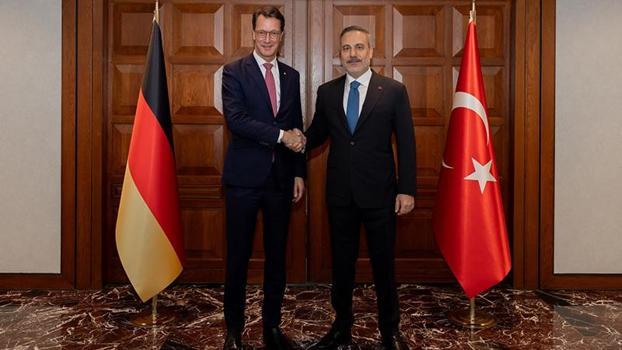 Bakan Fidan, Kuzey Ren-Vestfalya Eyaleti Başbakanı ile görüştü