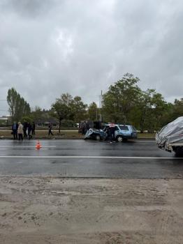 Otomobil ikiye bölündü: 1 ölü, 4 yaralı