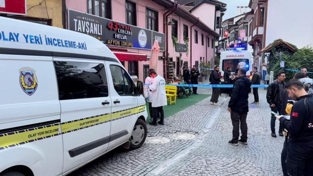 İki çocuk annesi, iş yerinde bıçaklanarak öldürüldü