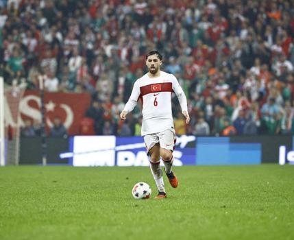 A Milli Futbol Takımı'nda Orkun Kökçü, aday kadrodan çıkarıldı