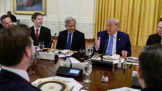 Trump'tan 'yapay zeka' kararnamesi: Bütün kurumlarda 'süper zeka' terimi kullanılacak