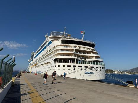 Bodrum’a deniz yoluyla 2 bin 243 turist geldi