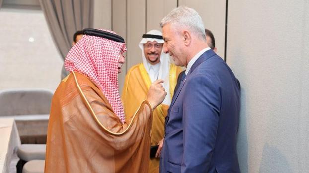 Bakan Bolat, Suudi mevkidaşı El-Kasabi ile bir araya geldi