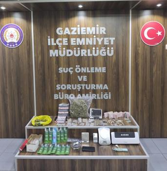 İzmir'de uyuşturucu satıcılarına operasyon