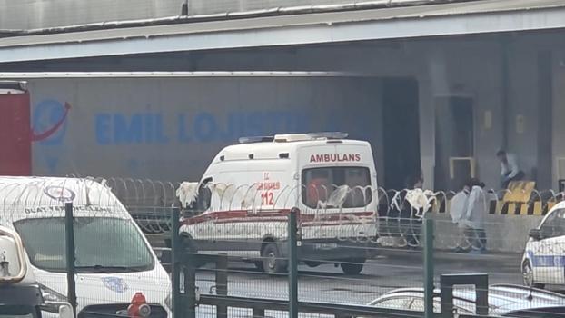 Esenyurt'ta 2 TIR arasında sıkışan şoför hayatını kaybetti