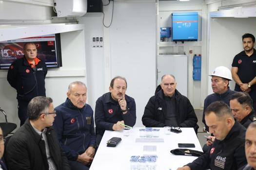 Manisa'da maden ocağında göçük: 5 ölü (10)