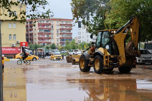 Diyarbakır’da sağanak ve dolu etkili oldu