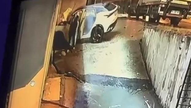 Güngören'de tramvay, minibüse çarptı