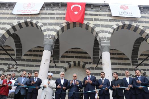 Kahramanmaraş depremlerinde hasar gören 6 cami, yeniden ibadete açıldı