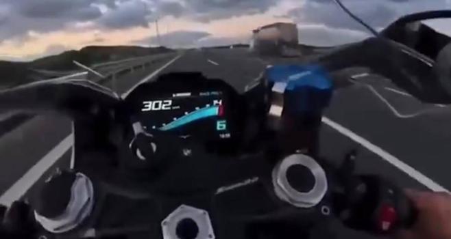 Pendik'te tek teker üzerindeki yolculuğunu sanal medyada paylaşan motosikletli yakalandı